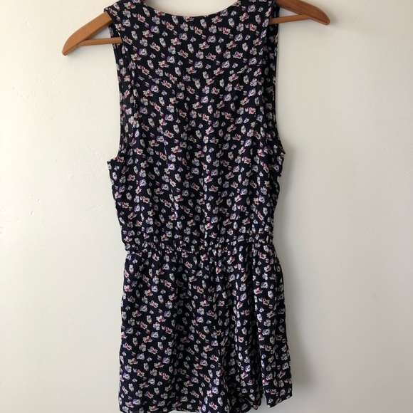 Floral Romper F21 - Picture 2 of 5